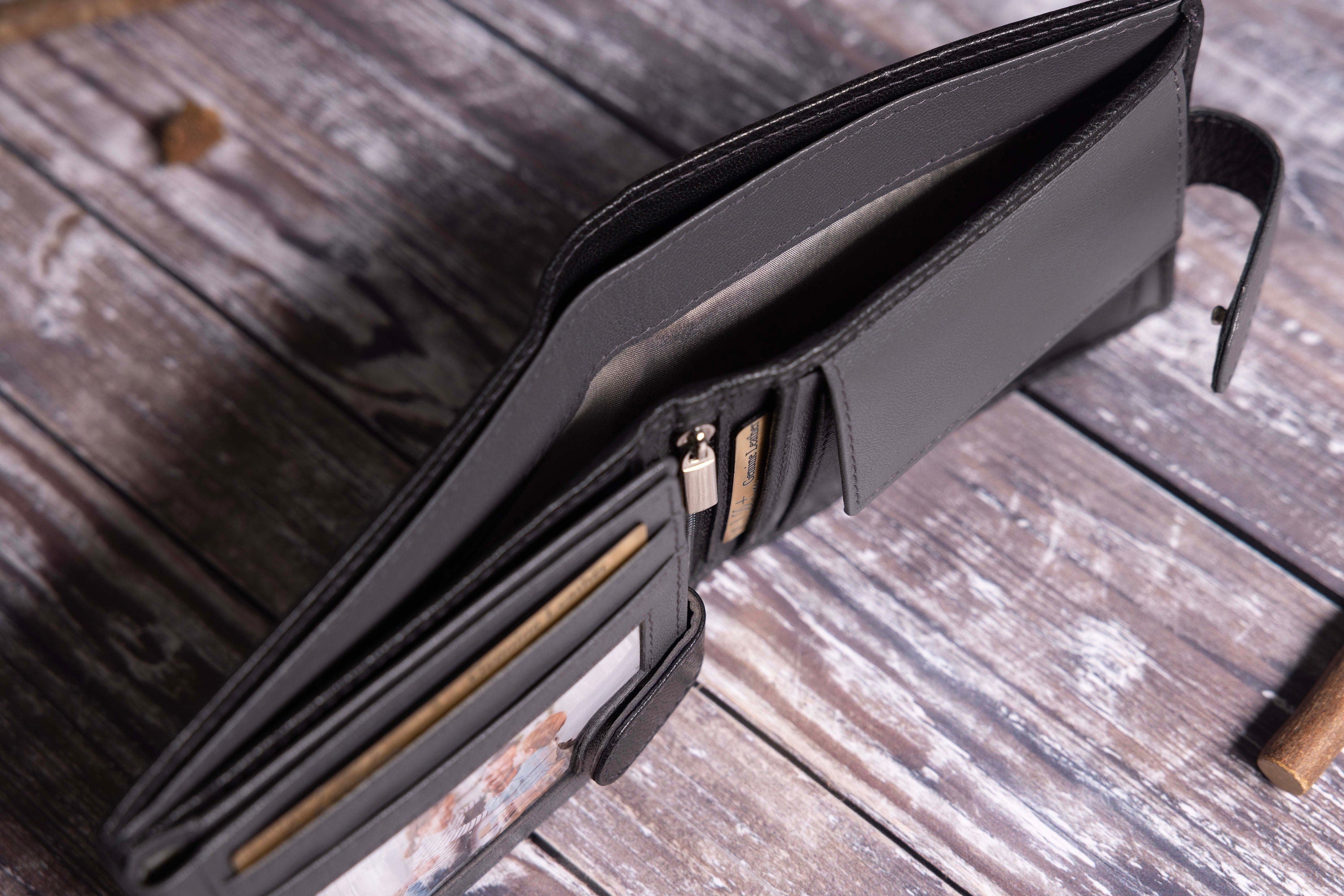 Father's Day Gift, Personalised Men's Wallet, Genuine Soft Black Leather Wallet, Personalized Engraved Gift for Dad, Him, Boyfriend, Husband