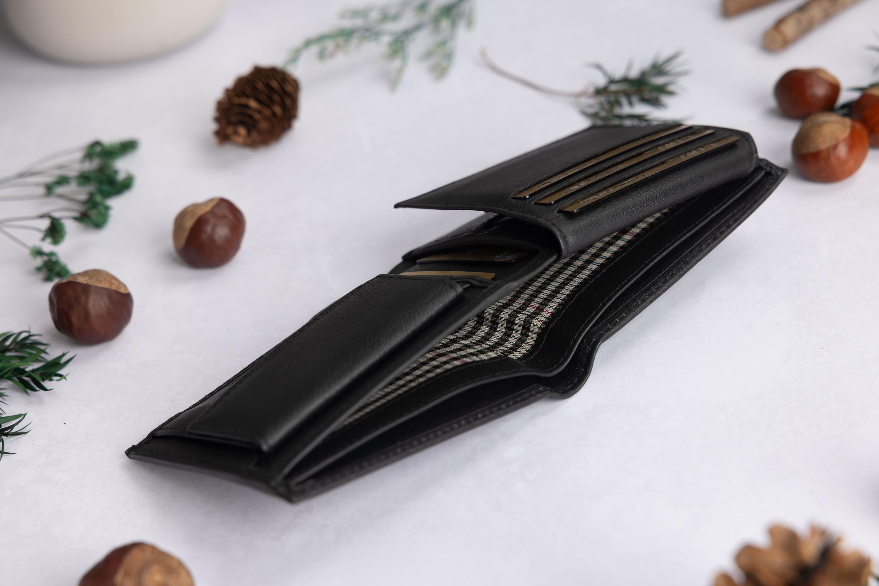 Personalised Men's Wallet, Genuine Soft Black Leather Wallet, Personalized engraved Father's Day Gift for him, Boyfriend, Dad, Birthday Gift