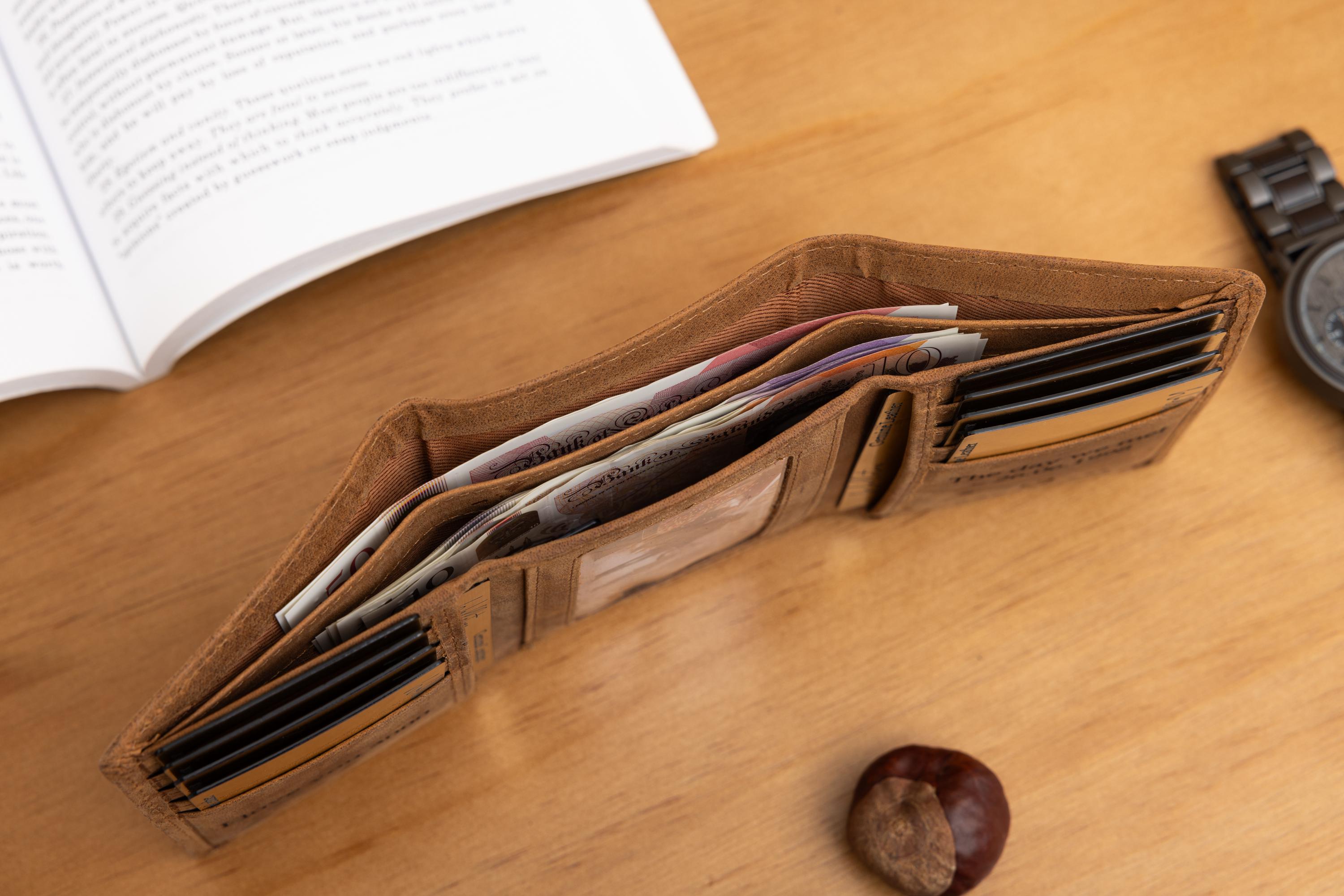 Personalised Custom Engraved Men's Trifold Wallet, Genuine Rustic Brown Leather Wallet, Personalized Father's Day Gift for Dad, Husband, Him