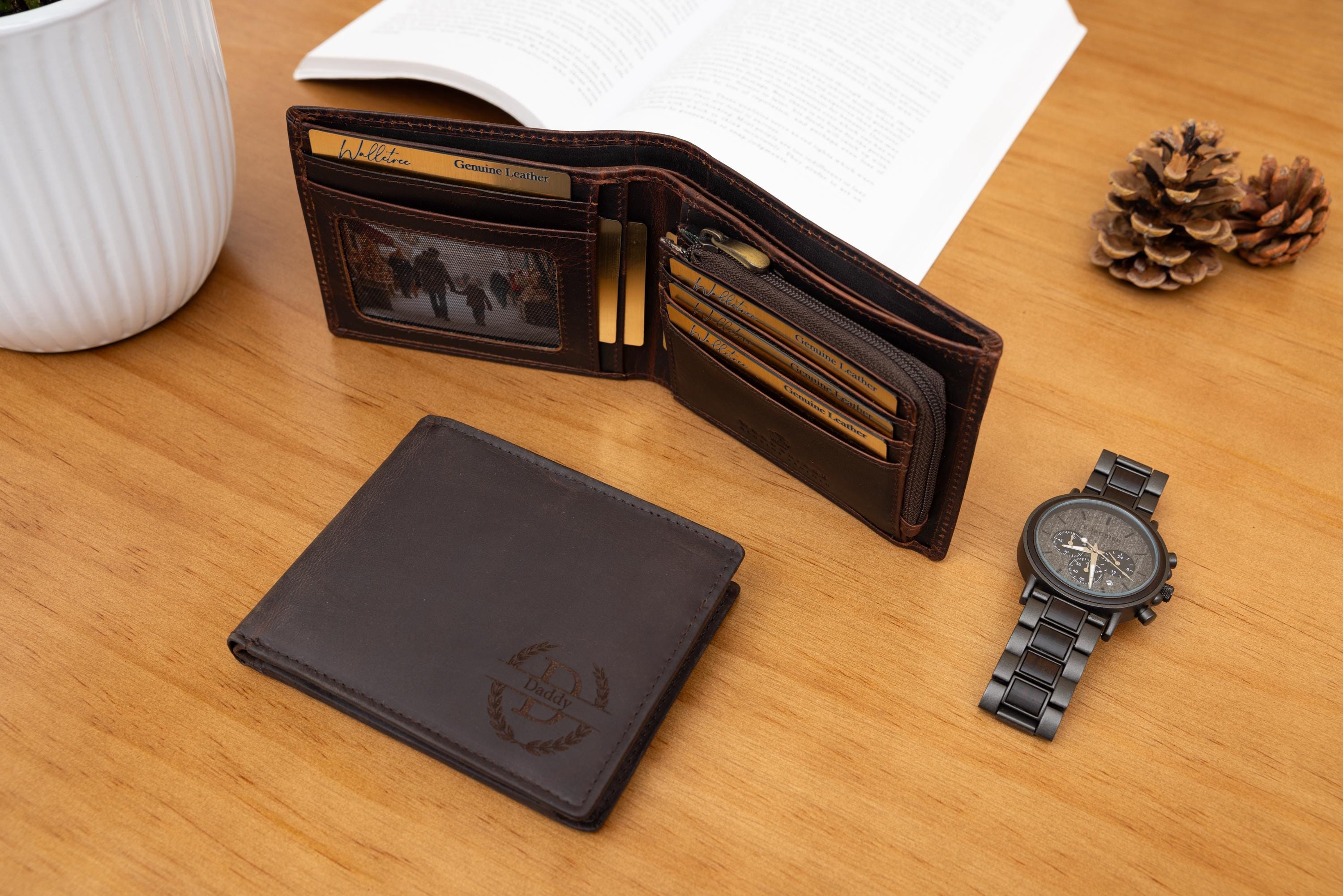 Personalised Men's Bifold Leather Wallet, Dark Brown Leather Zip Coin Wallet, Personalized Father's Day Gift for Dad, Boyfriend, Husband,